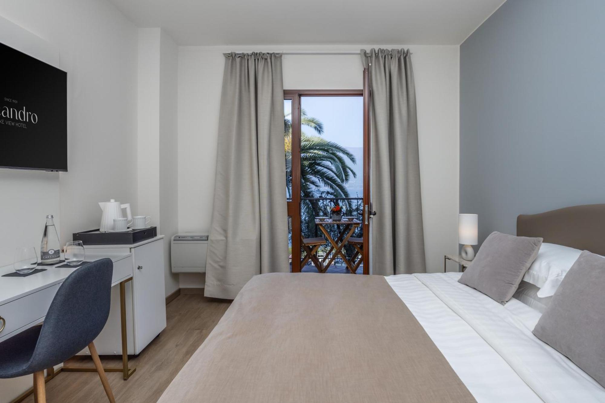 Hotel Meandro - Lake View Gargnano Room photo