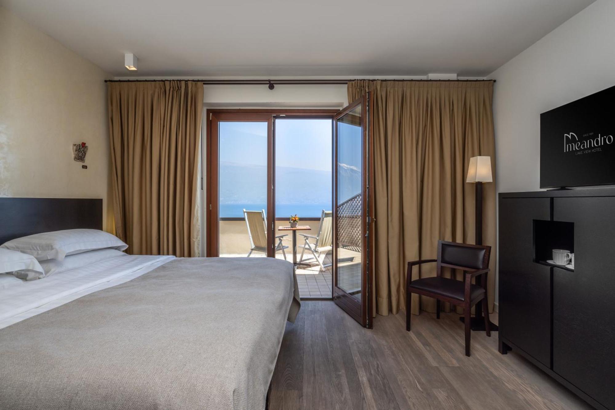 Hotel Meandro - Lake View Gargnano Room photo